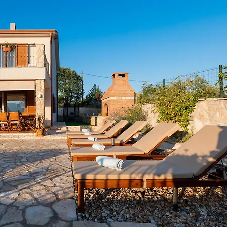 Sara - Perfect Family Villa