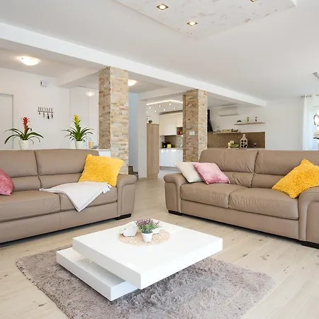 Sara - Perfect Family Villa *